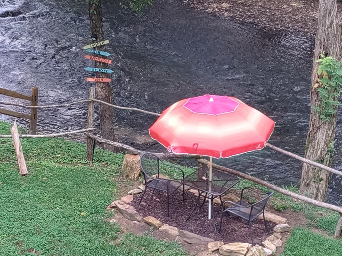 Tranquil Creekside Mountain View Getaway Clyde