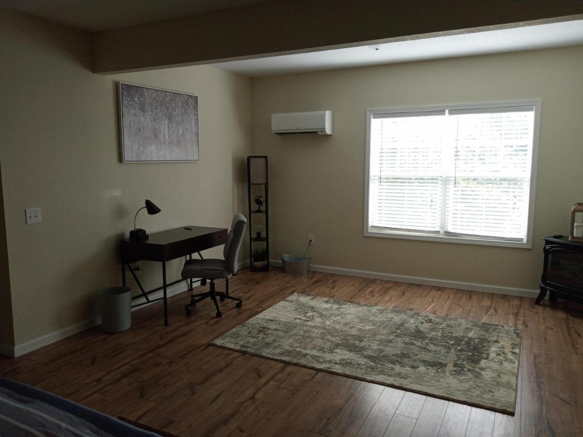 Tranquil Creekside Mountain View Getaway Clyde